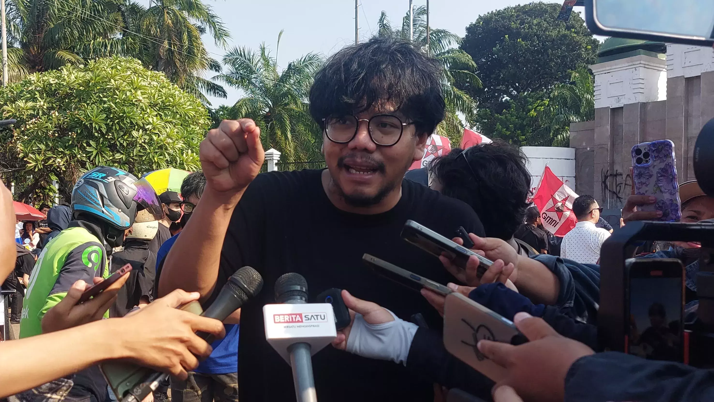 Gambar utama