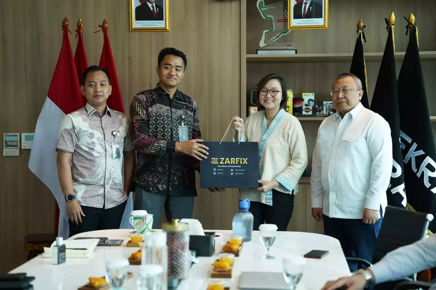 Gambar utama